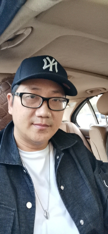 拥抱幸福的第一张照片--惠安征婚网